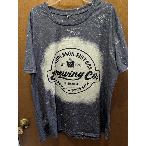 Unbranded Tops - Hocus pocus sanderson sisters brewing company t-shirt